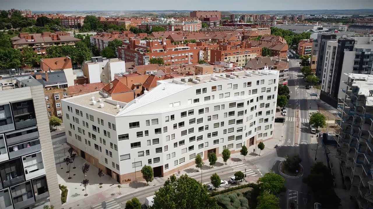 Baumit SFJ6 - Great Stories Behind Great Buildings