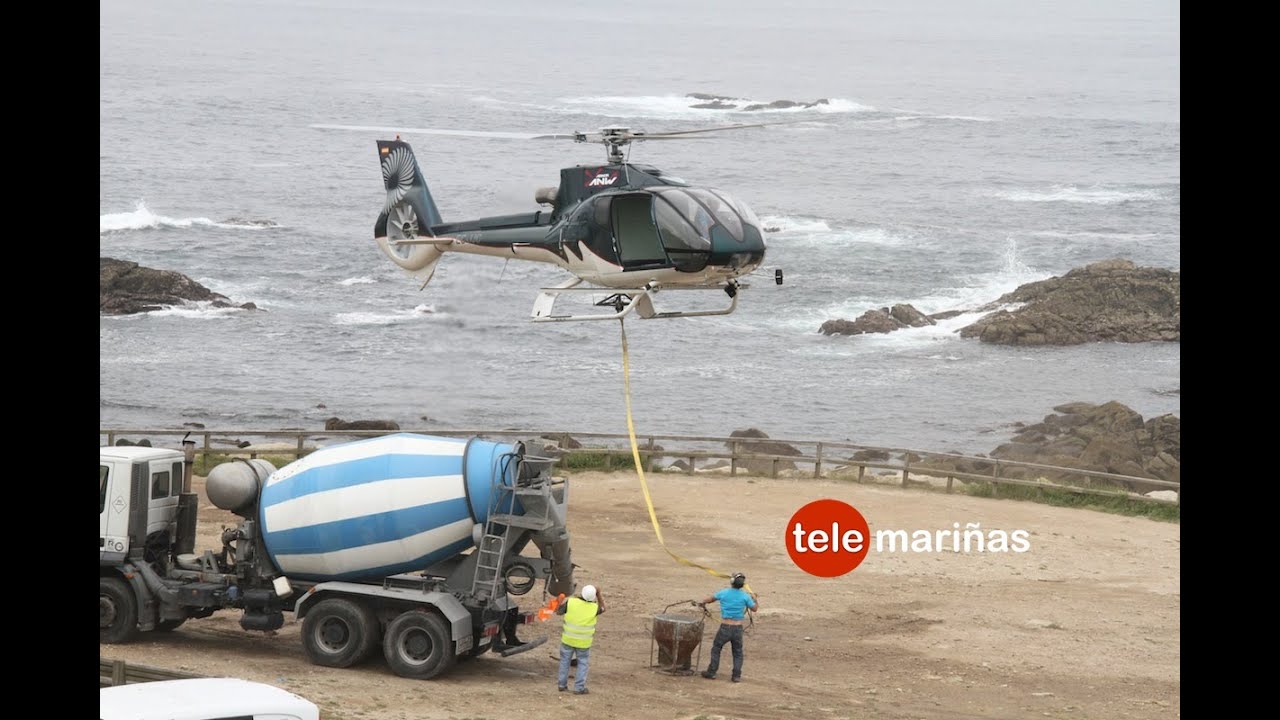 Un helic&oacute;ptero para reparar la Torre Baliza Serradeiras