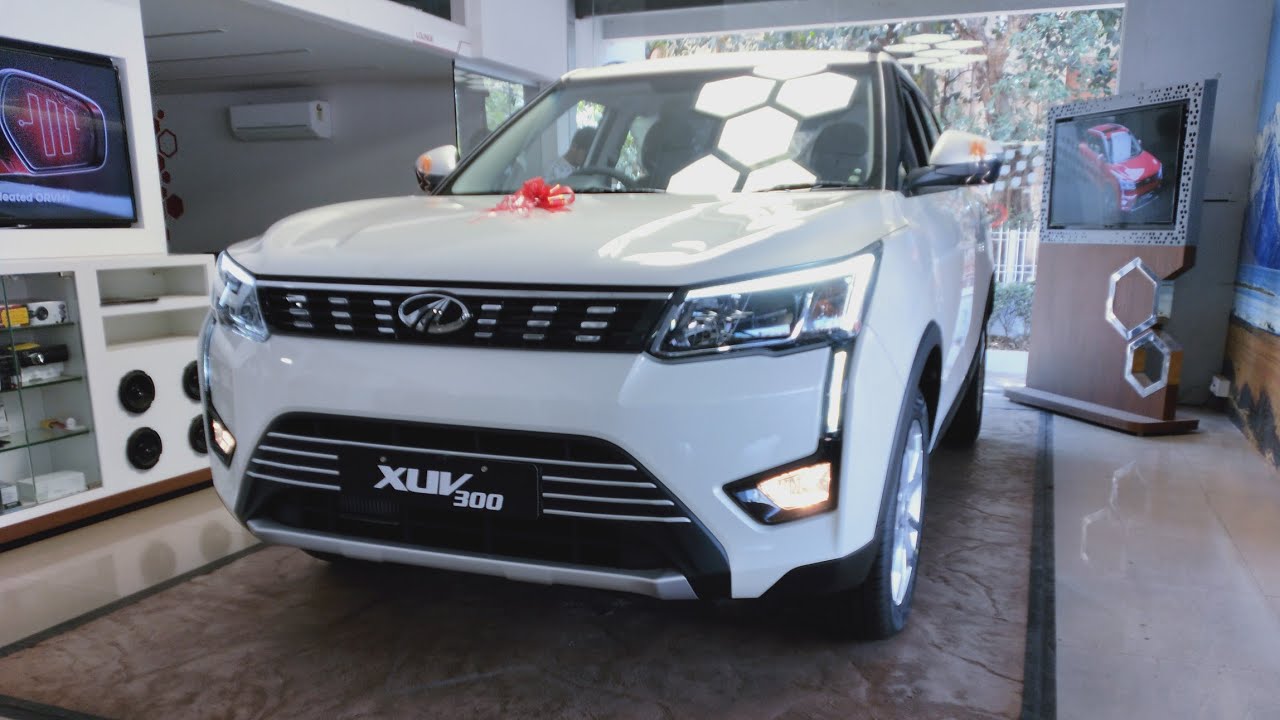 2019 Mahindra XUV300 W8 : Features : Specs : Price : Mileage : Interior : Exterior : PowerDrive