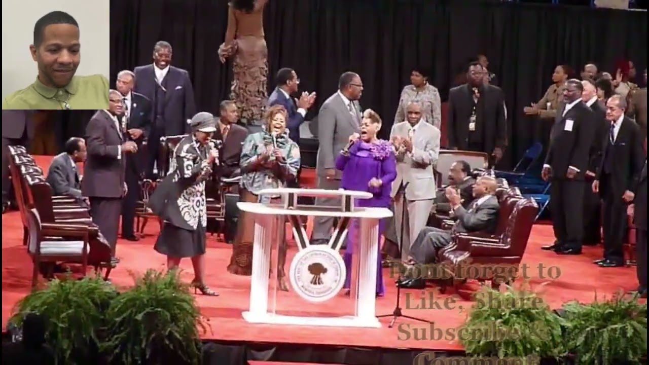 Сестры Кларк поют «Аллилуйя» на Священном собрании COGIC