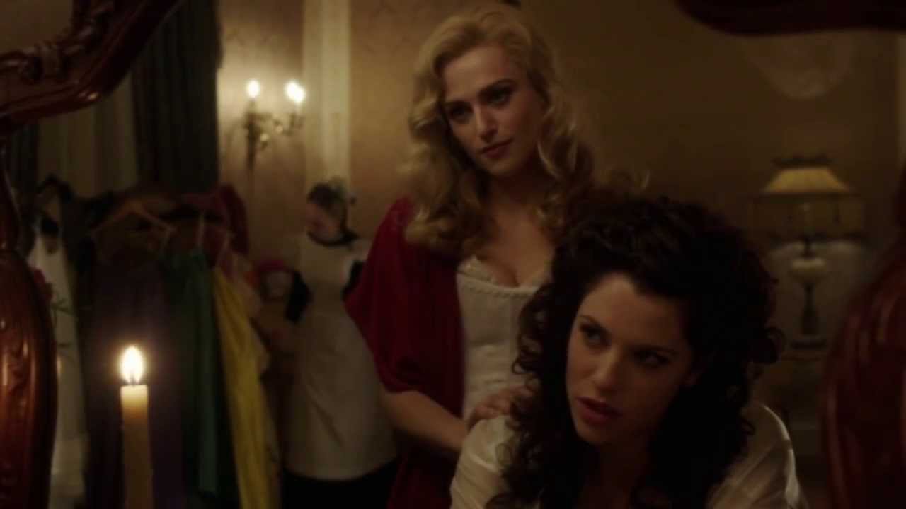 Dracula Lucy Loves Mina