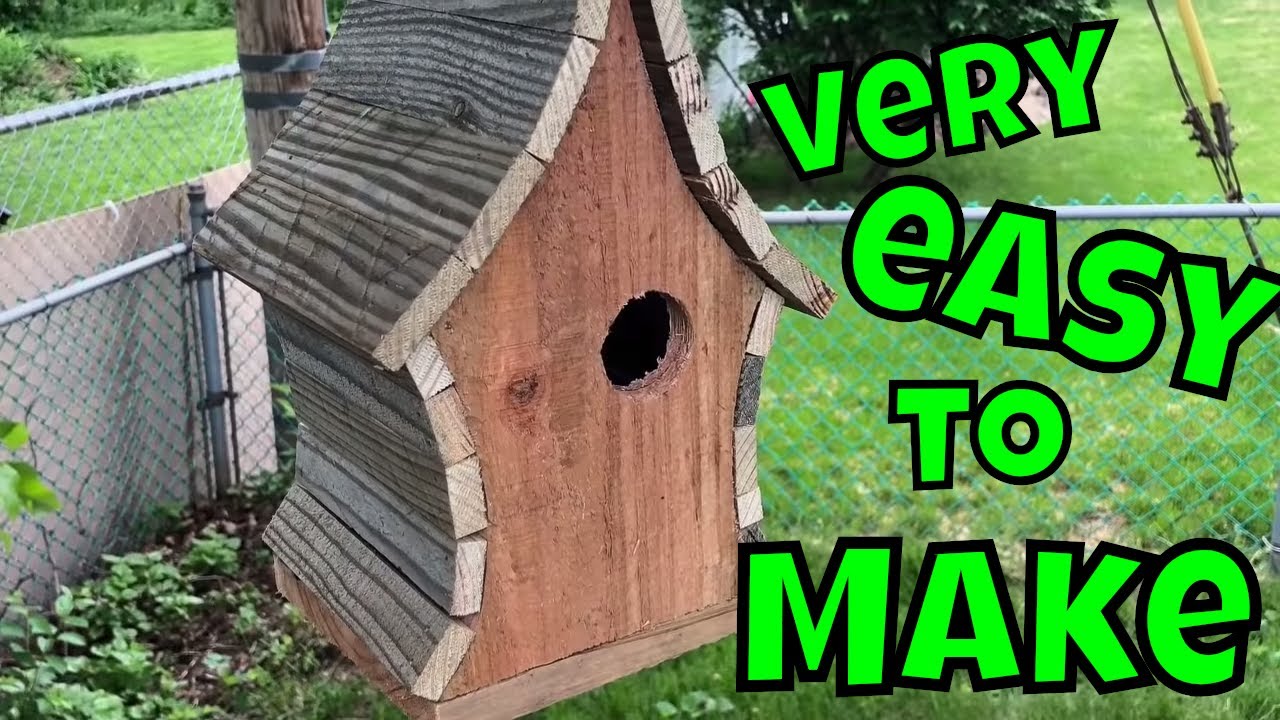 Building a Rustic style Birdhouse from cedar pickets - DIY
