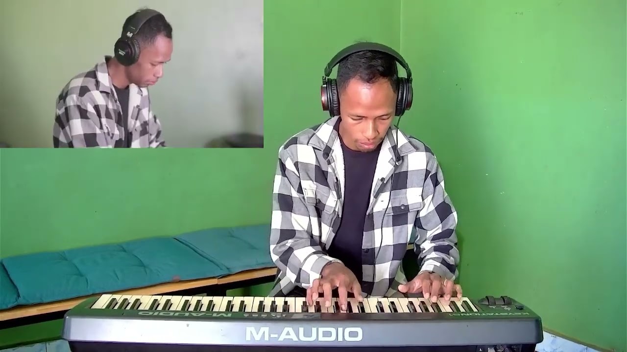 RECITAL PIANO MAHOLY