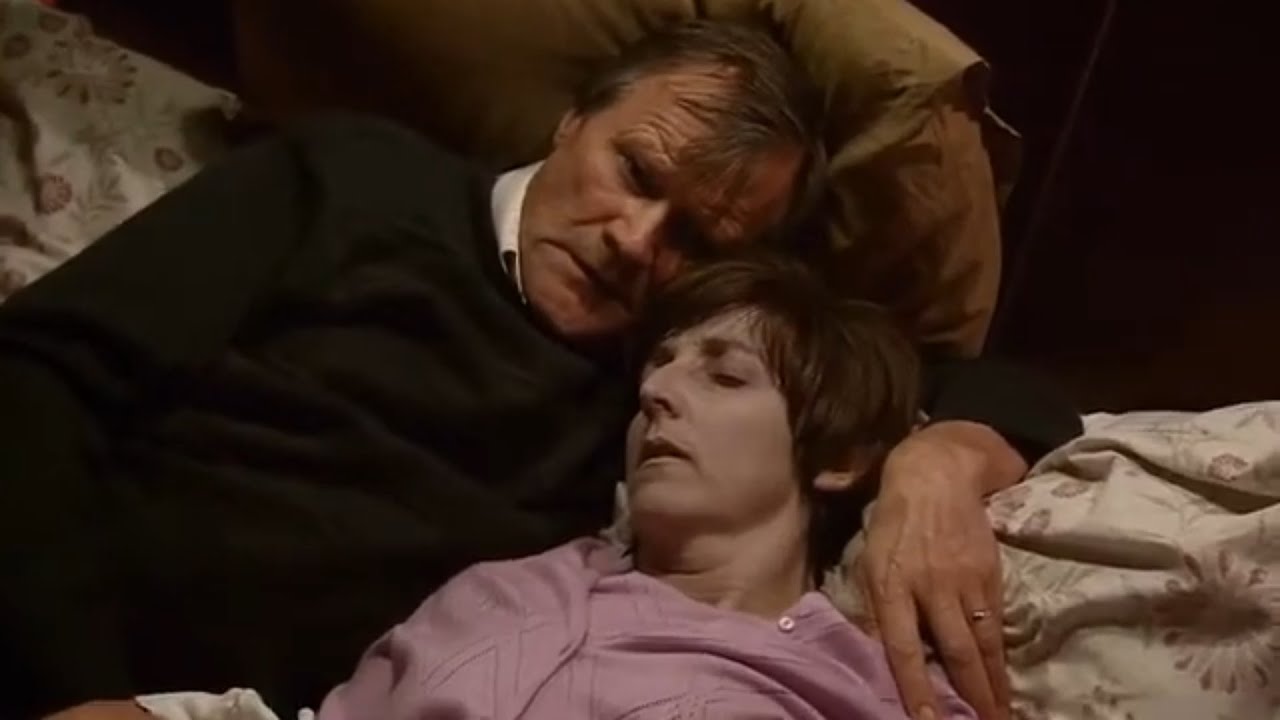 Coronation Street - Hayley Cropper dies