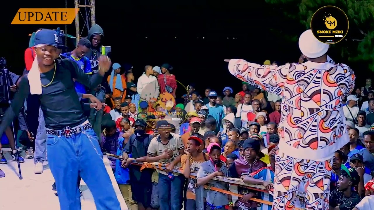 MAMA AMINA KWENYE SHOW LIVE RONGONI BEACH 