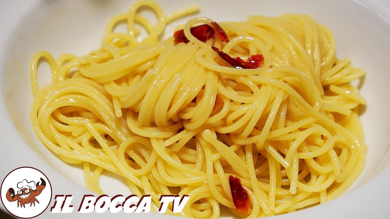 218 - Spaghetti aglio olio e peperoncino...primo piatto sopraffino! (sub eng)(original light recipe)