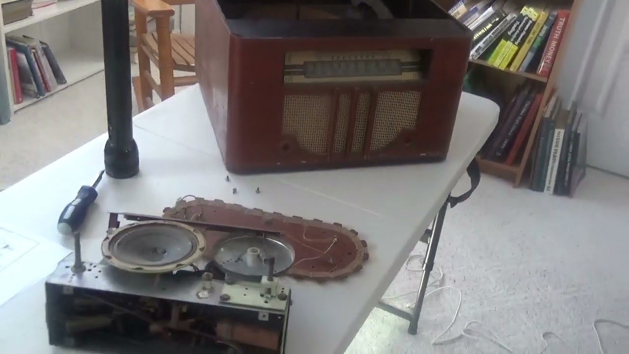 Truetone D2642 Radio