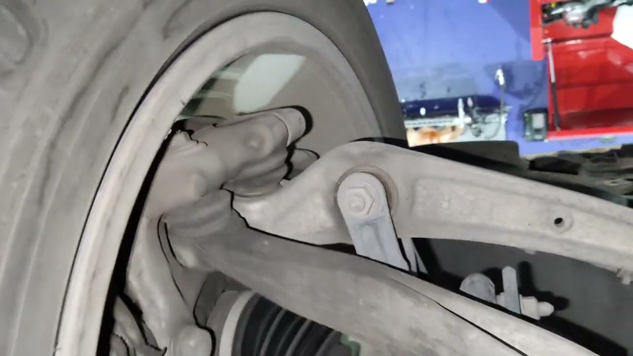2014 Audi Q5, люфт фланца трансмиссии/переднего дифференциала, щелчки
