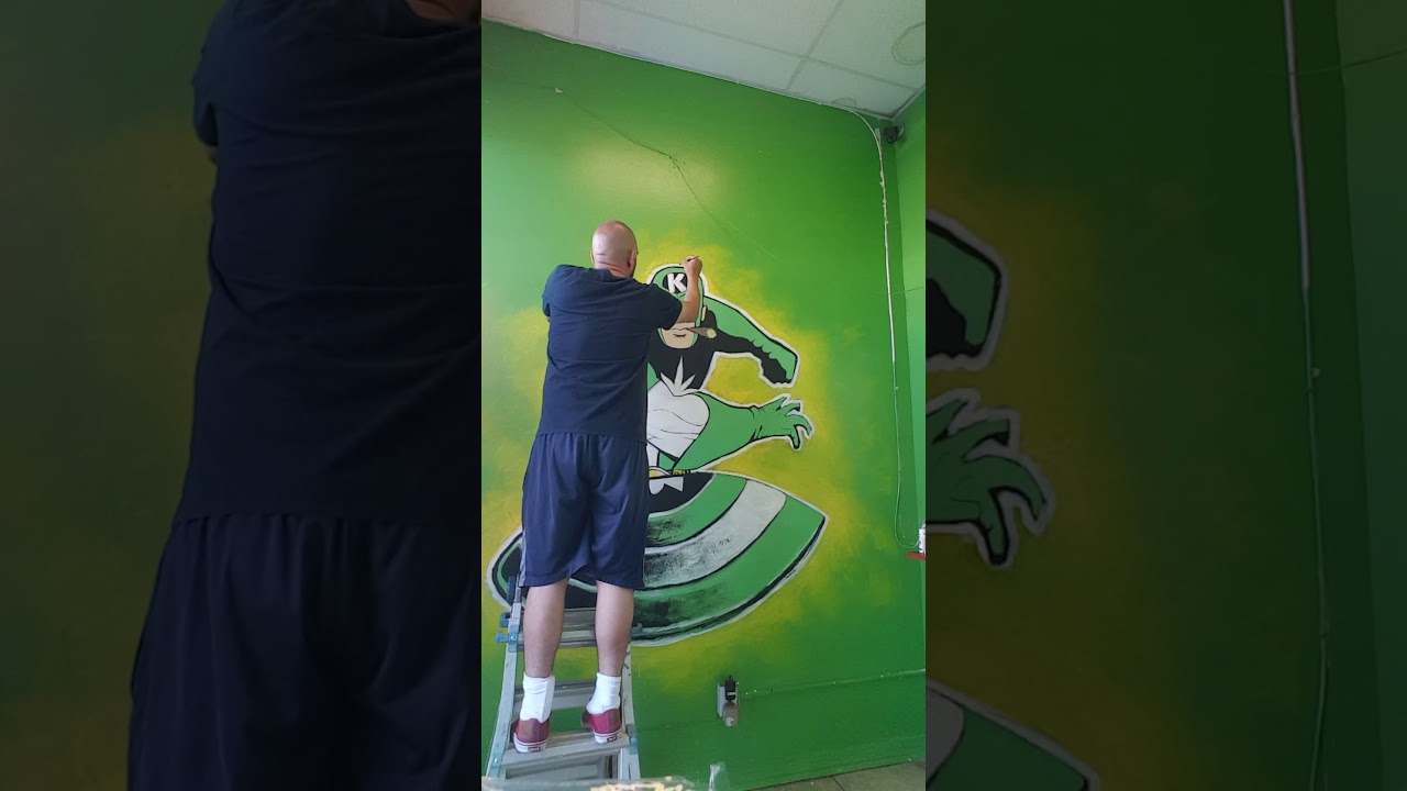 Captain KUSH mural is Lit