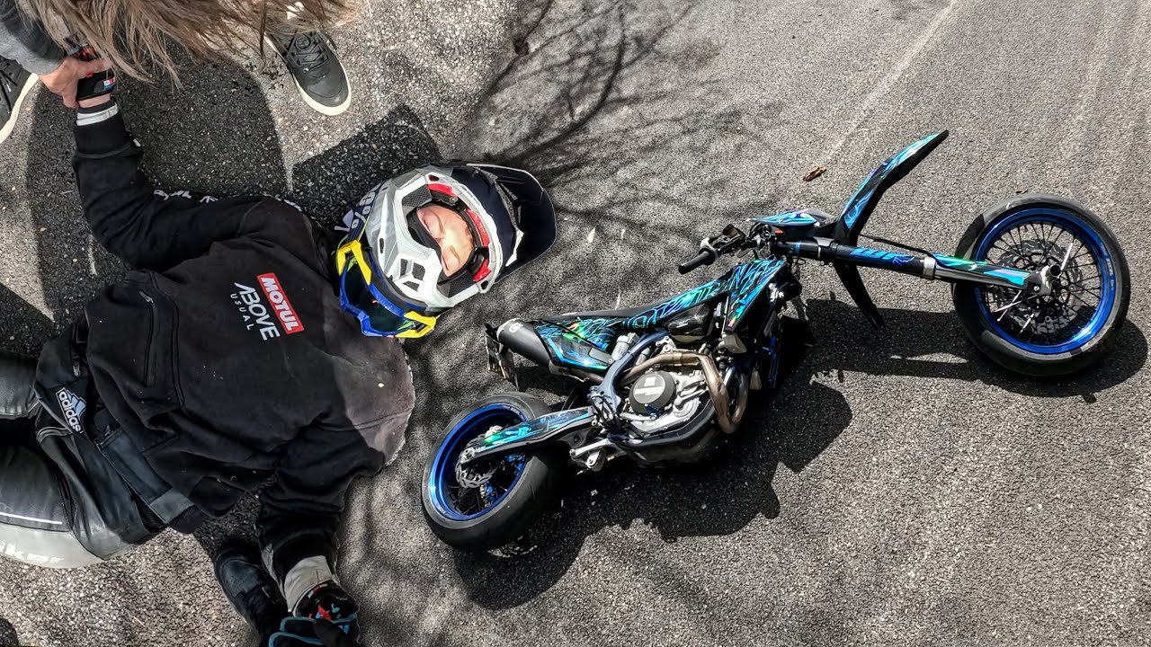 BIKERGIRL CRASHT ihre SUPERMOTO! (Helikopter)