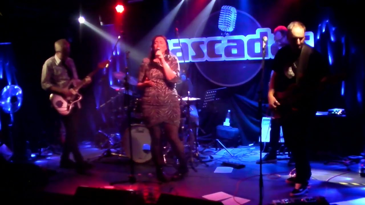 Jeudi - Who Do You Think You Are (Live@Cascadas)