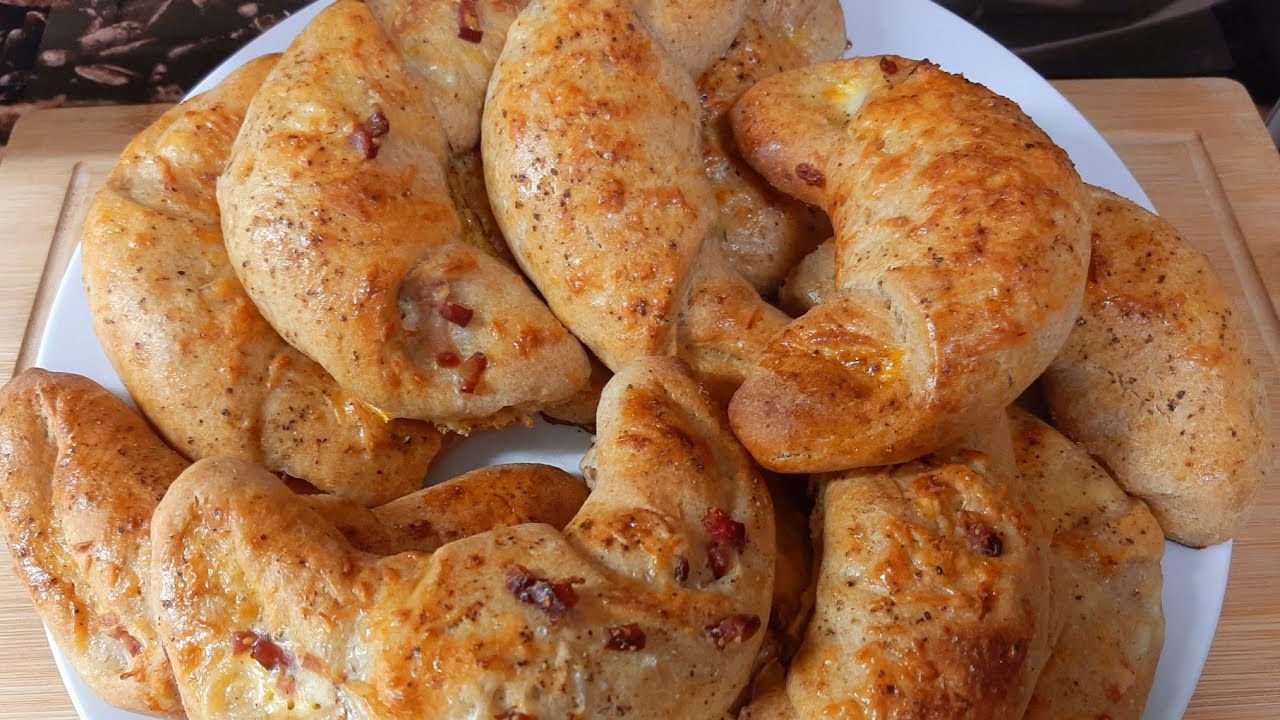 Sajtos sonkás vajas kifli😍 gyorsan elkészíthető😉, omlós-friss reggeli finomság 🥐