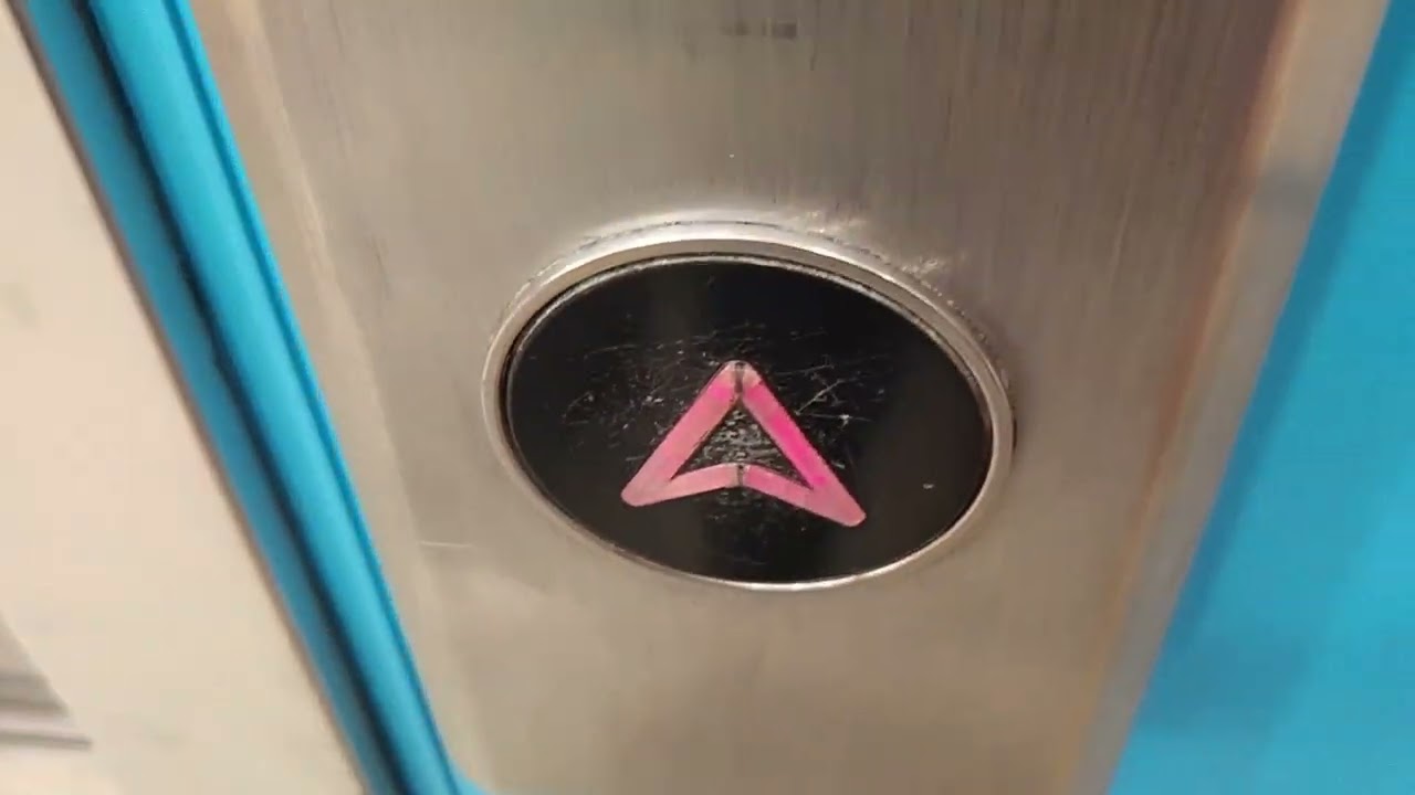 Lift Tour in Camberley