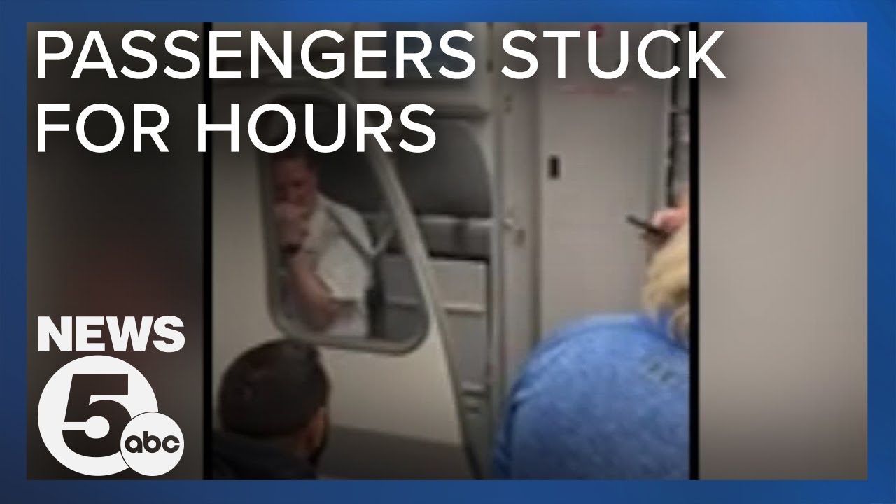 Passengers stuck on Hopkins tarmac for hours due to jet bridge issue