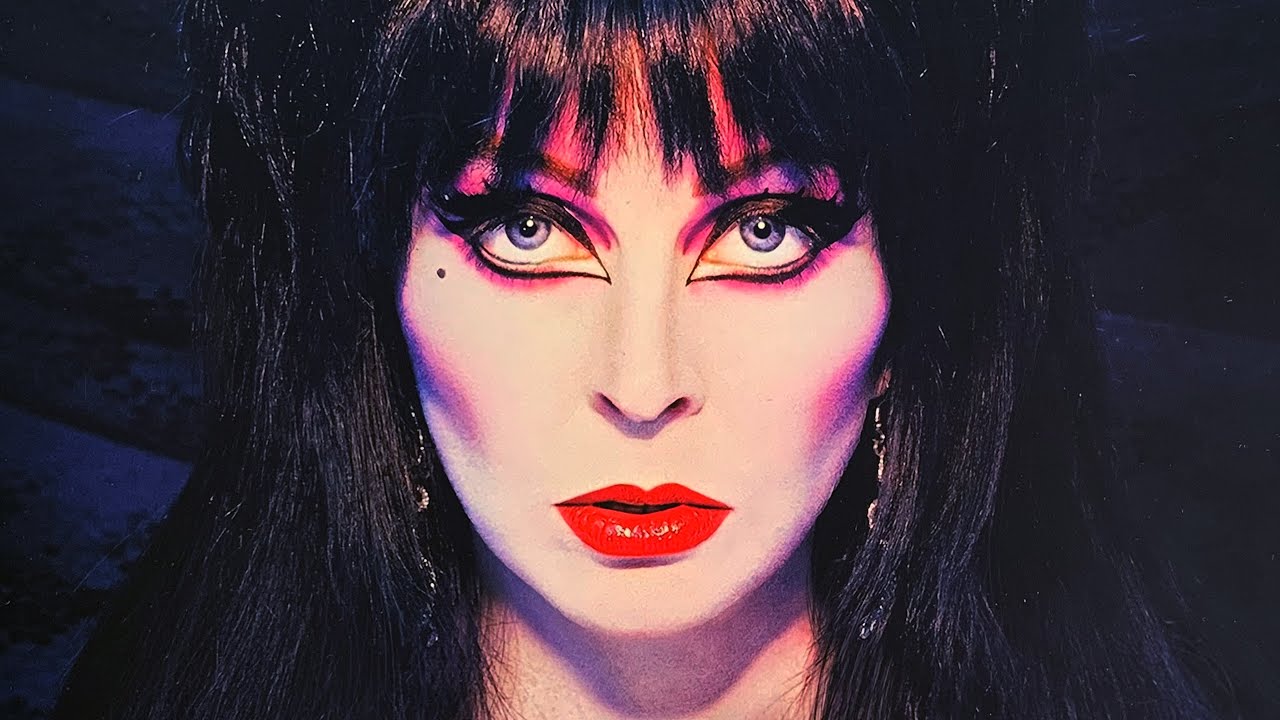 Elvira: Mistress of the Dark - Photo Biography (Flick Through / ASMR)
