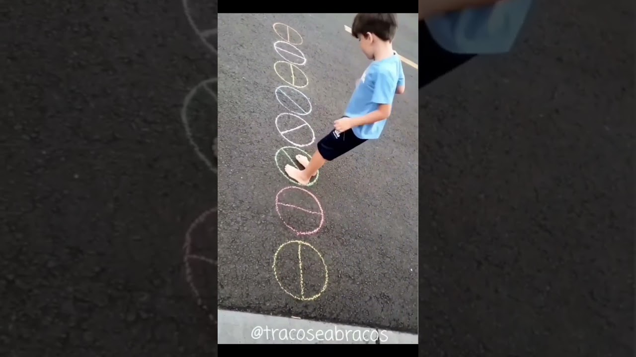 Simple and fun Outdoor Sidewalk Chalk Game for Kids to stop Summer Boredom. 👌 #chalkartist ⠀