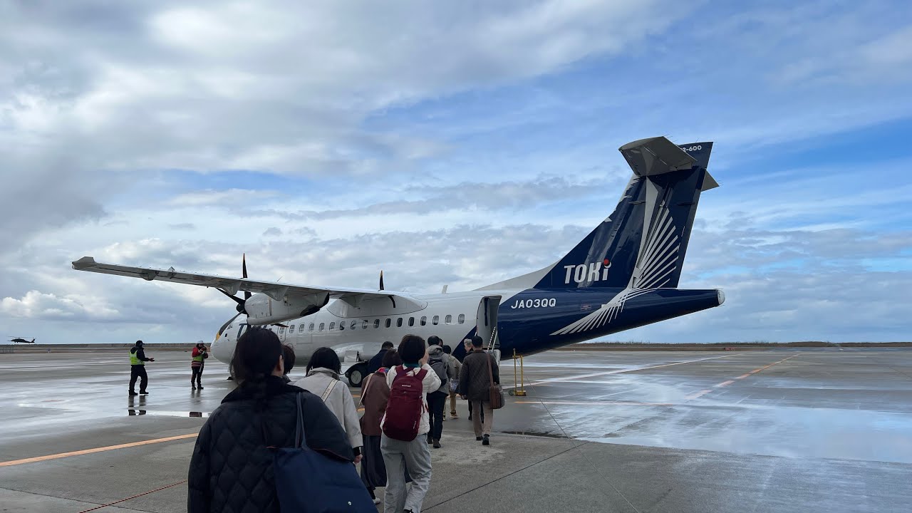TOKIエア新潟空港離陸