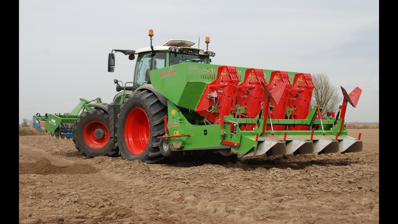 Preparing soil, planting potatoes and ridging in a single pass - Fendt 720 & Baselier Combi planter