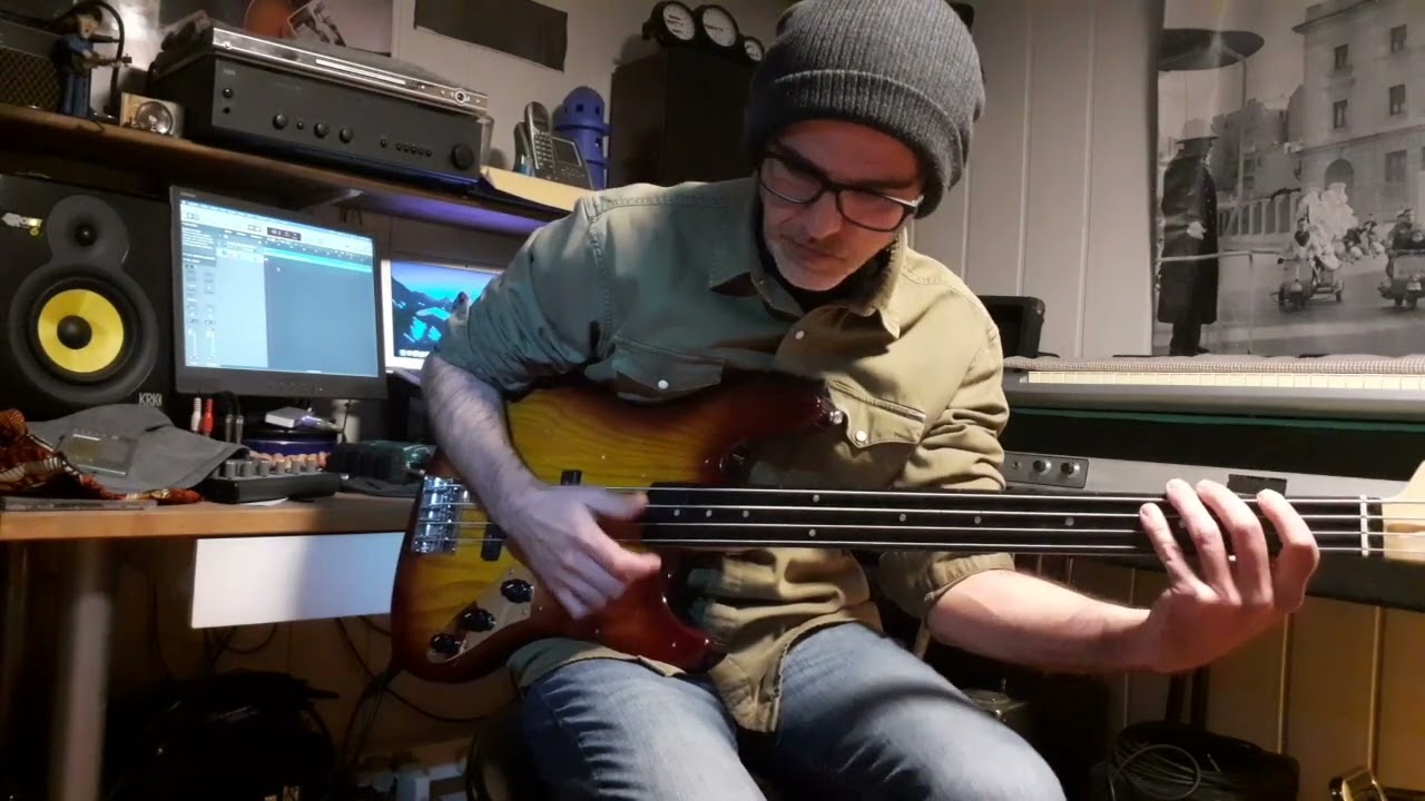 Paul Simon - You Can Call Me Al. Bass Cover Bakithi Kumalo (Graceland 1986).