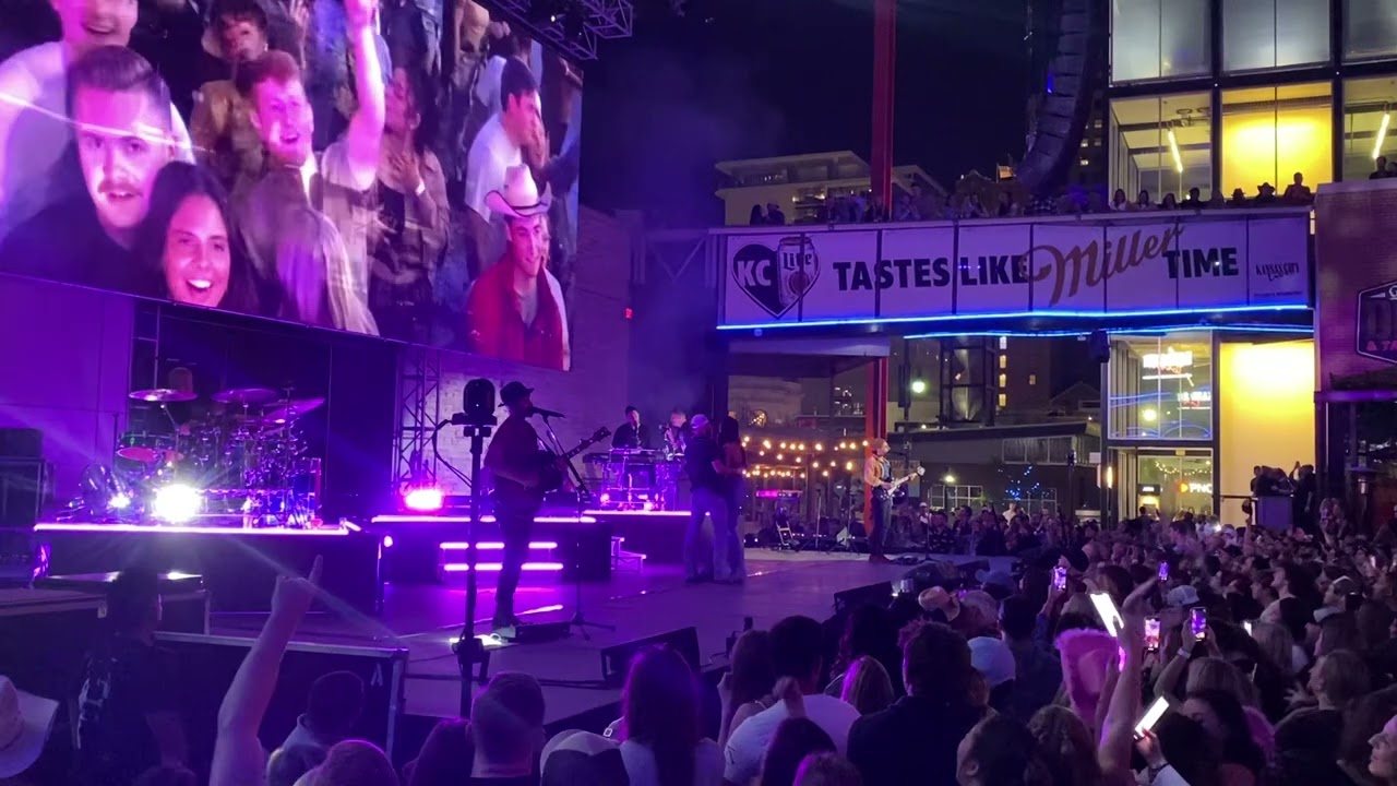 Brett Young - In Case You Didn’t Know (Live) Kansas City 2024