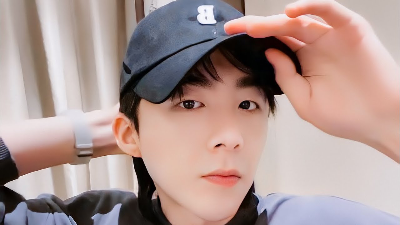 04/04/2021摩登兄弟刘宇宁微博直播~彩排空档与粉丝分享“长歌行皓都”角色塑造和拍摄心得的刘老板积极营业了~