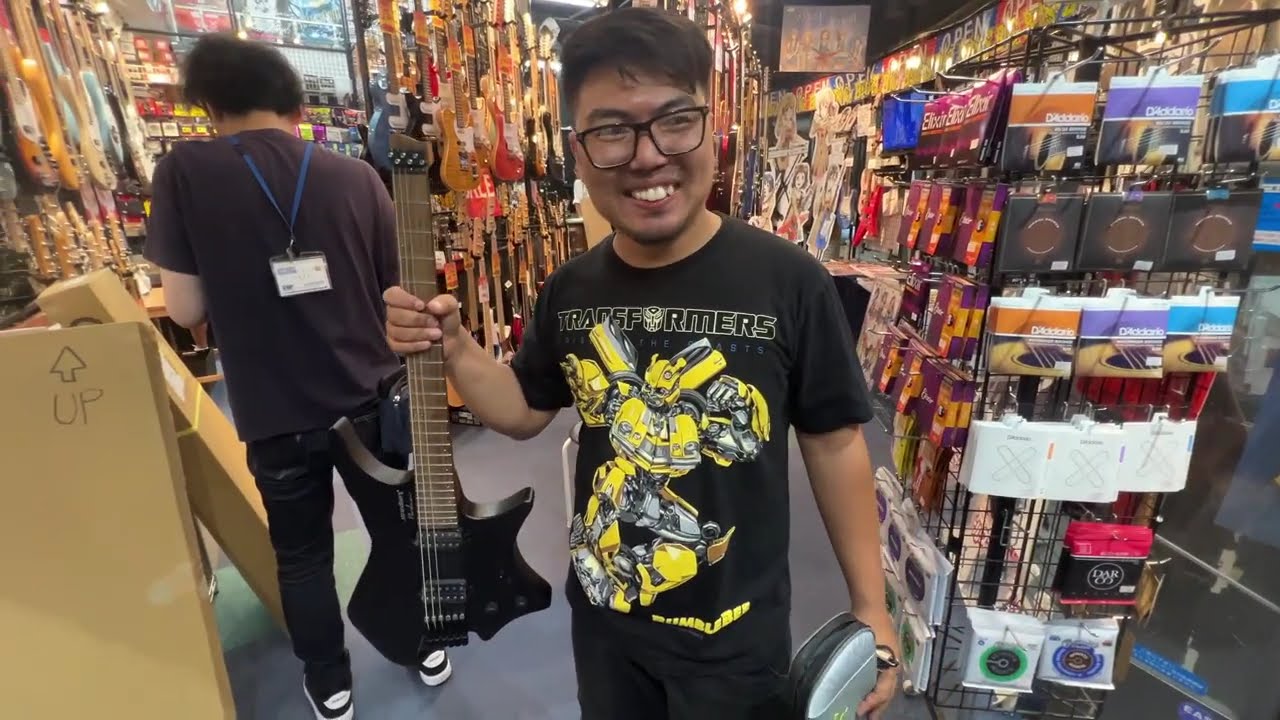 Tokyo pt.2 Visiting music stores, Arun's birthday, Shibuya crossing...