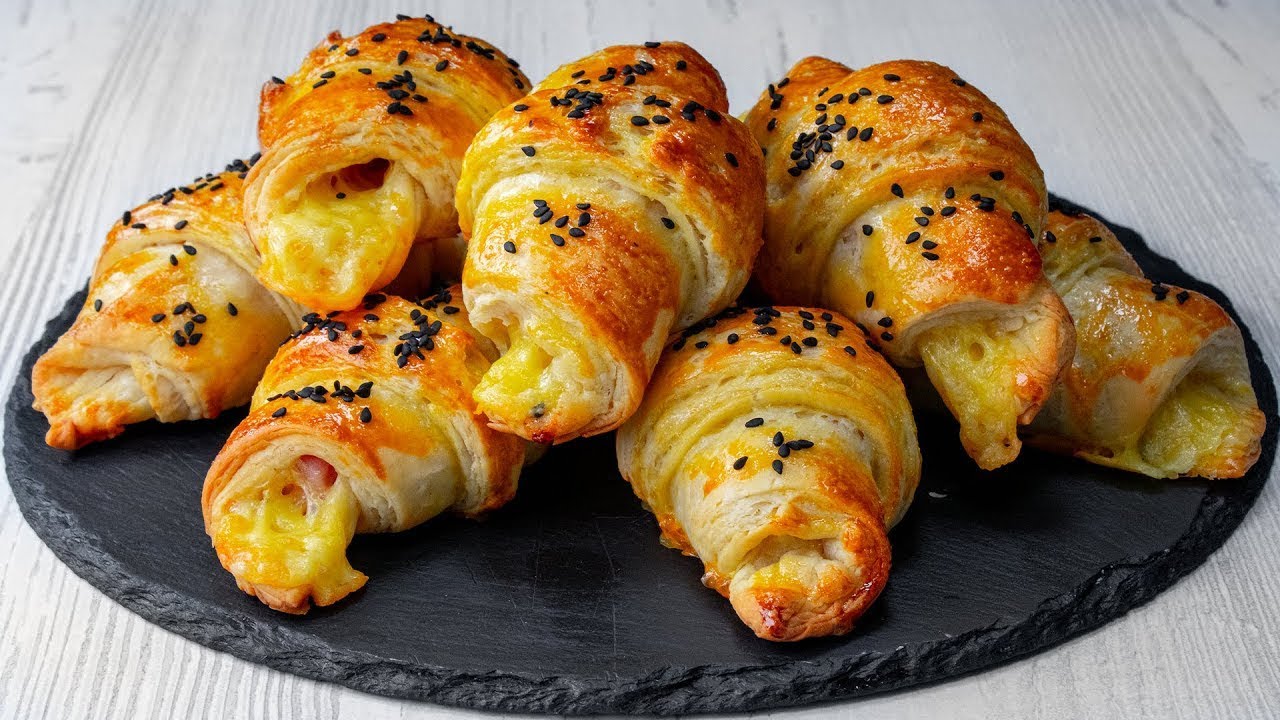 Fara oua, dar fragede si pufoase in interior - croissantele facute acasa, sunt cele mai sanatoase!
