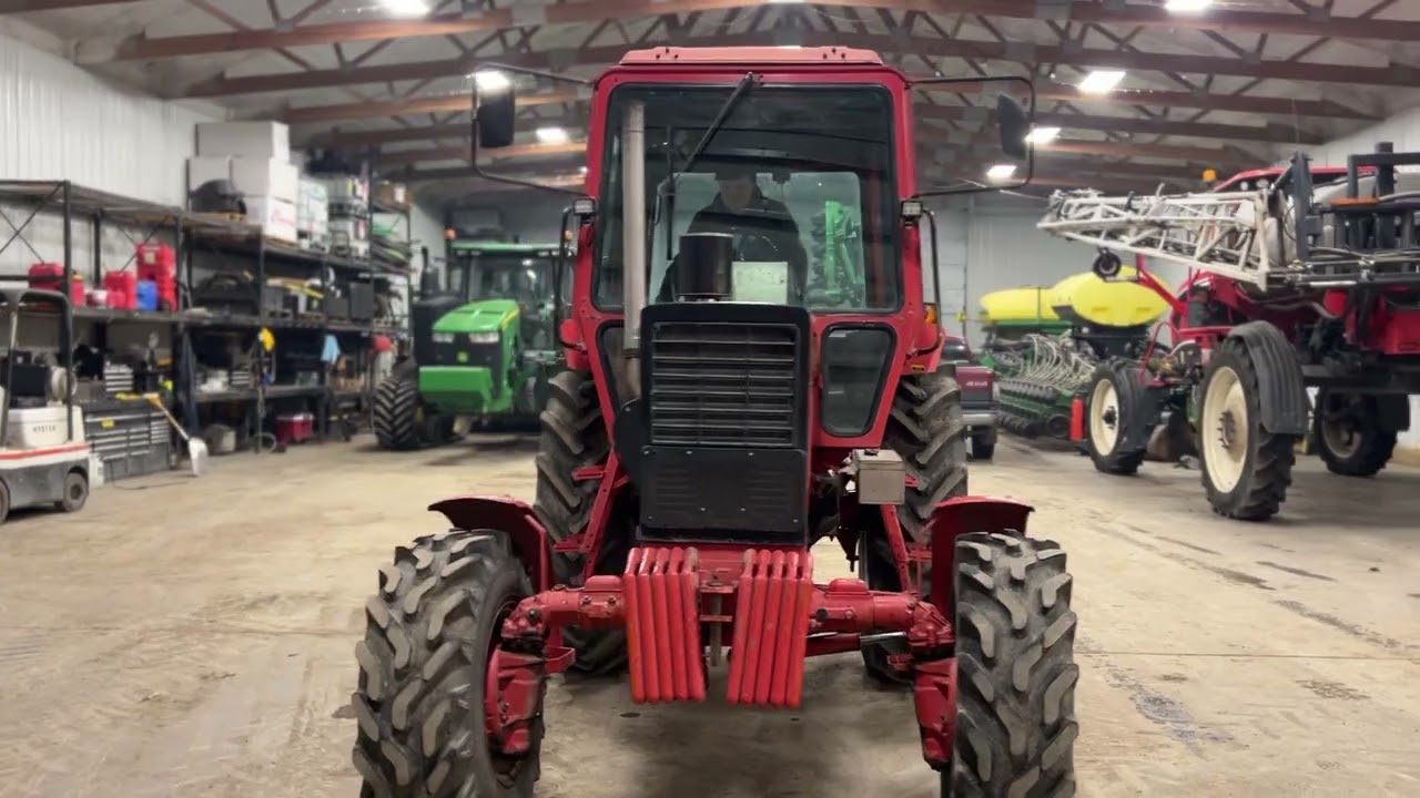 Belarus 825 tractor