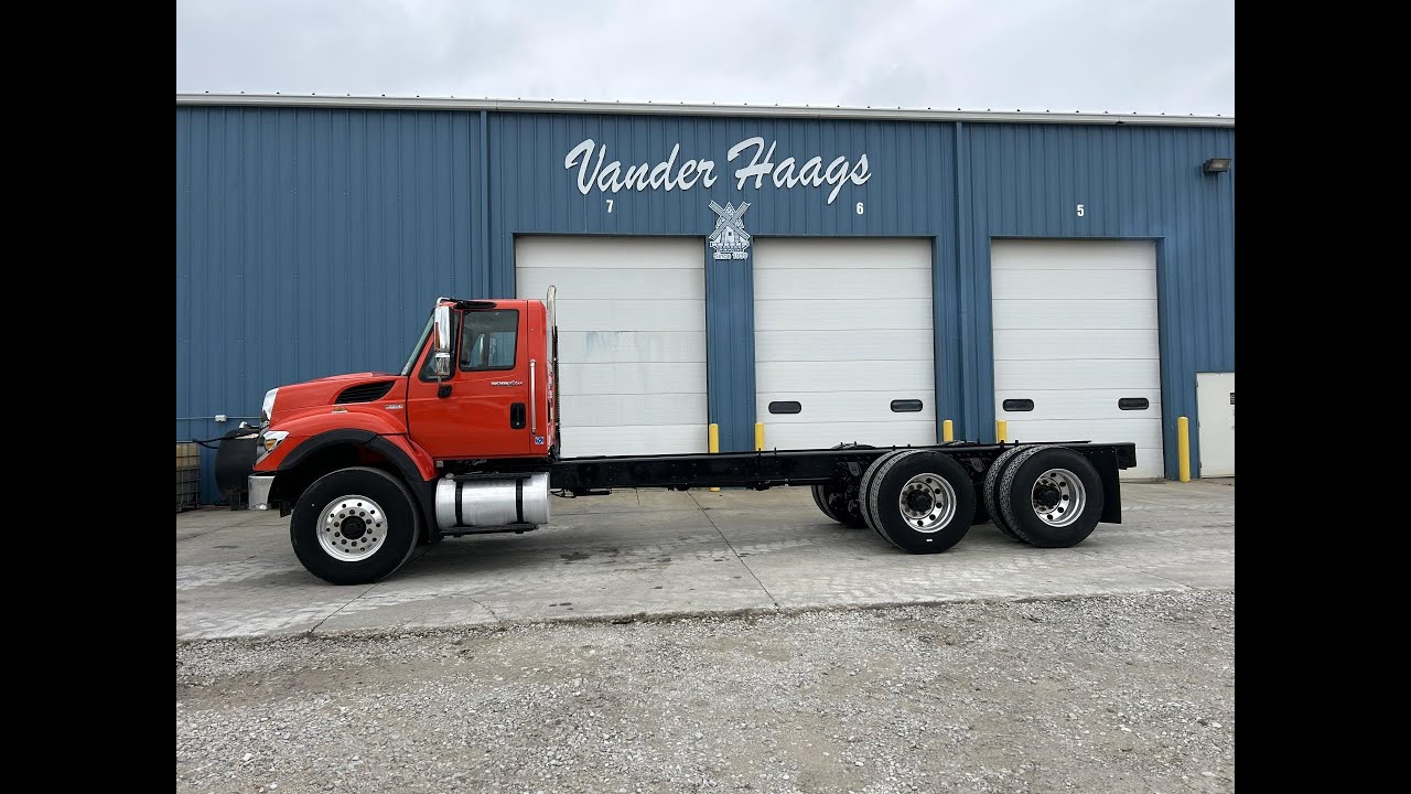 2011 International WORKSTAR - Truck 11IH235