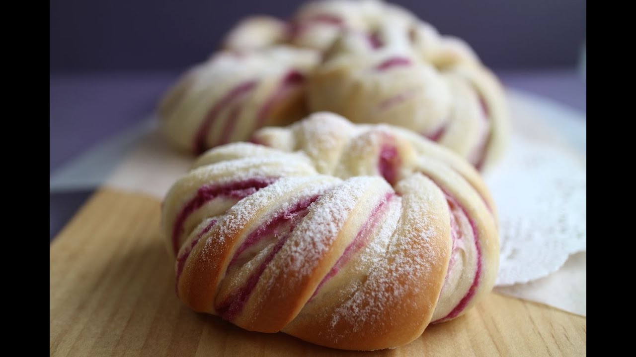 Spiral Bread(Purple Yam paste ) うずまきパン♪ぐるぐるねじって～