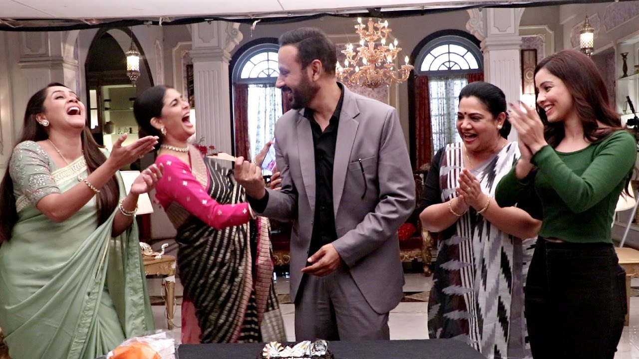 Ishani Serial - Shashwat Birthday Cake Cutting With Ishani, Pihu, Nandini & Whole Cast On Set