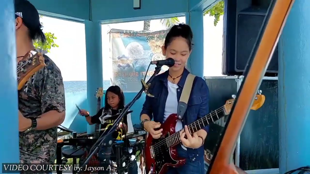 Franz Rhythm jamming in Lila Bohol Beach Resort.