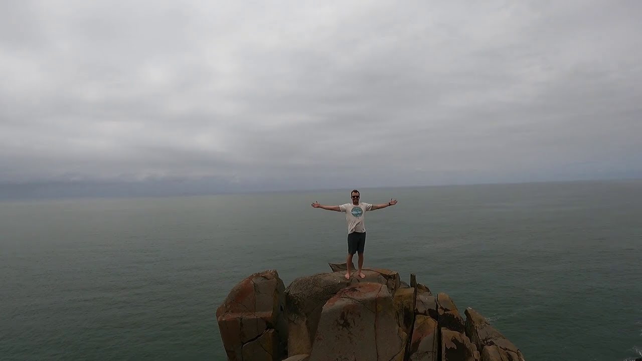Double mouth paddle and checking the clifffs out at morgans Bay