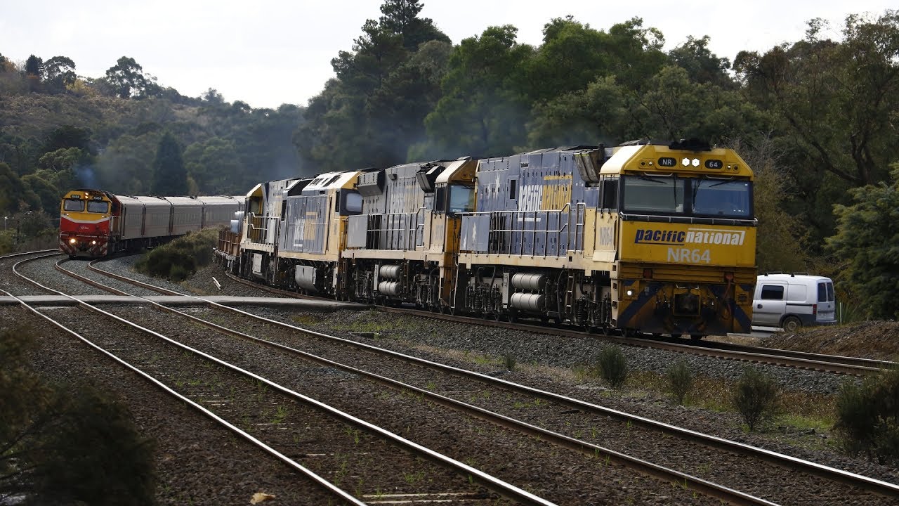 Five trains in an hour at Heathcote Junction- 29/5/17