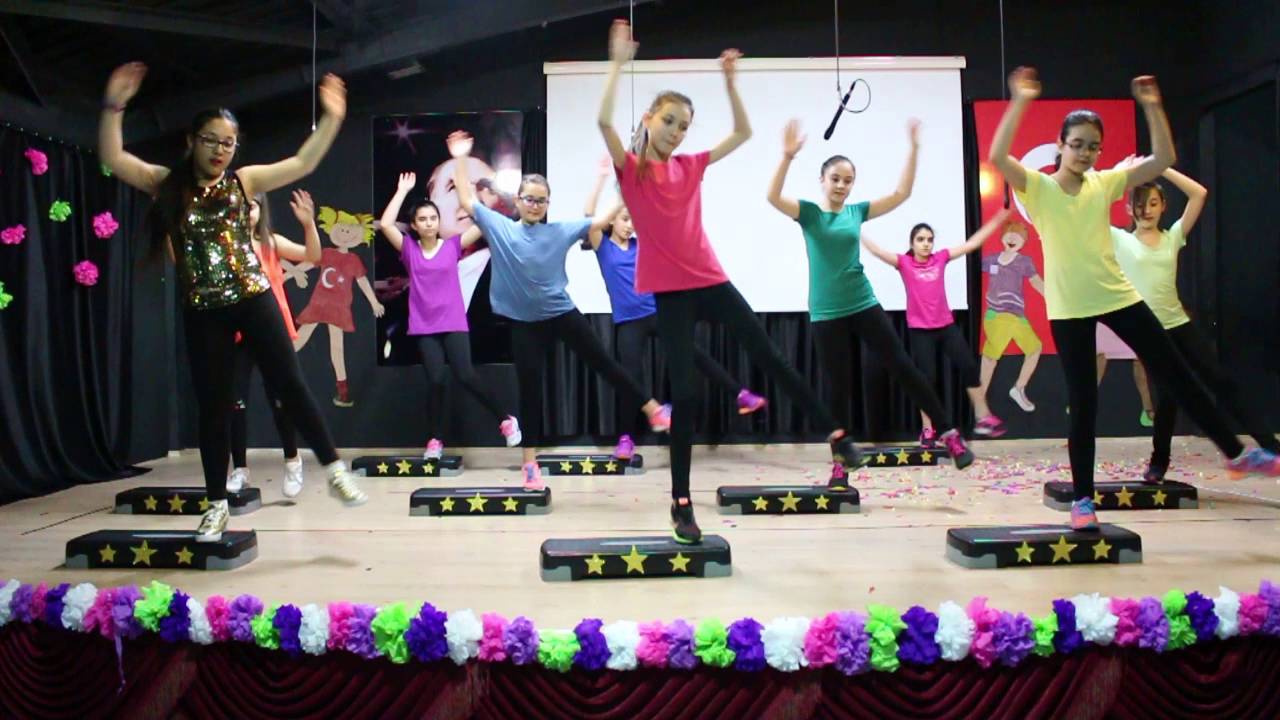 22.Yüzyıl Ortaokulu Yılsonu Step Gösterisi