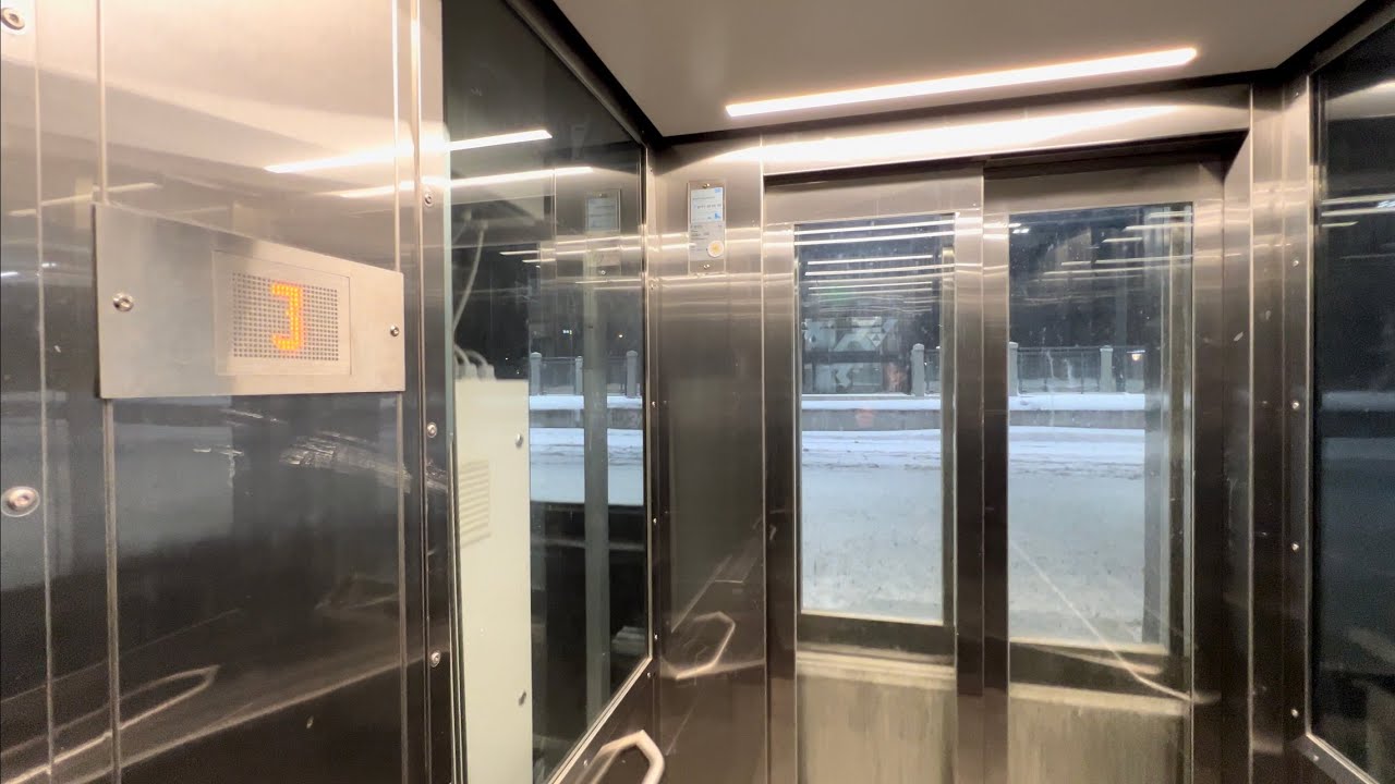 Upgraded!? Icecold 2017 KONE MonoSpace MRL Traction Elevator @ Gävle Centralstation, Gävle, Sweden.