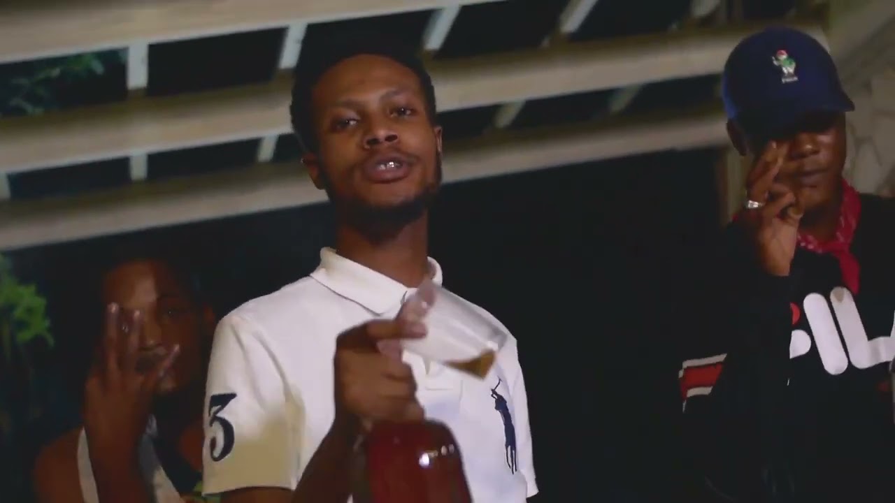 Questen - Moca (Official Music Video)