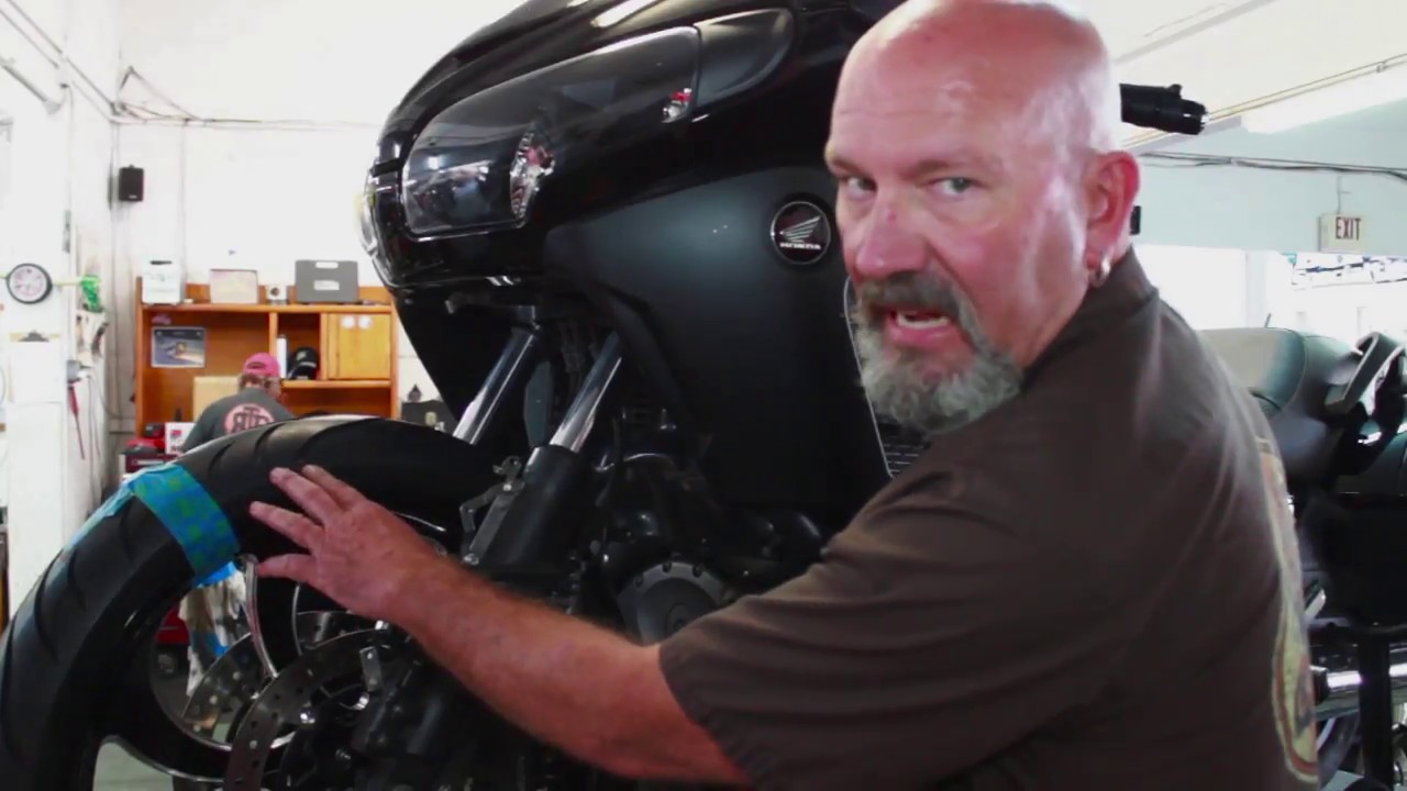 2013 Honda Goldwing Front Fender Install with Upgraded Wheel
