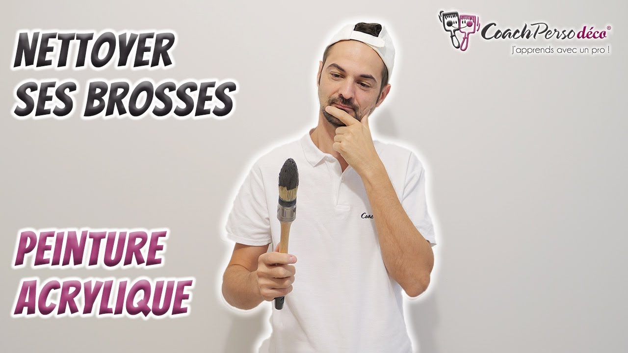Nettoyer efficacement des brosses pleines de peinture acrylique