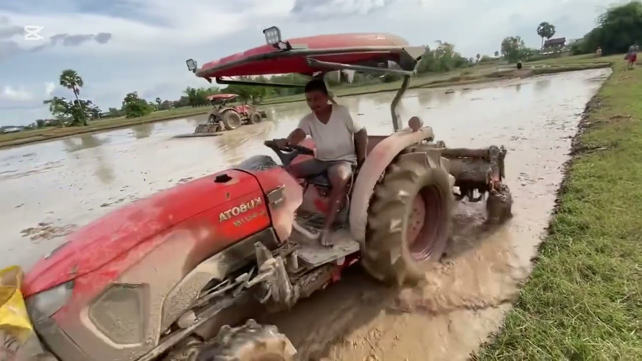 Innovative Tractors in Action: Enhancing Agricultural Efficiency
