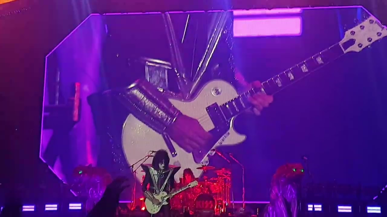 KISS War Machine live 18 Juni 2022 Tele2 Stockholm