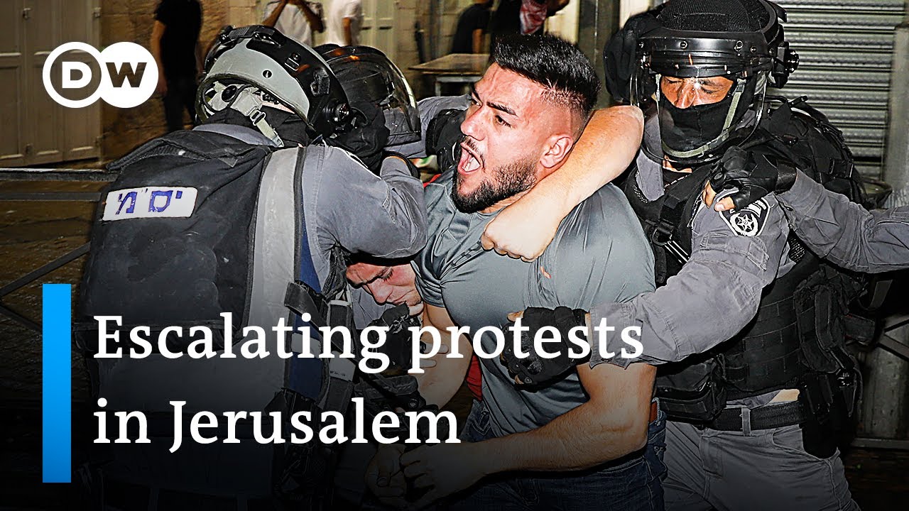 Hundreds injured in clashes at Jerusalem's Al-Aqsa mosque | DW News