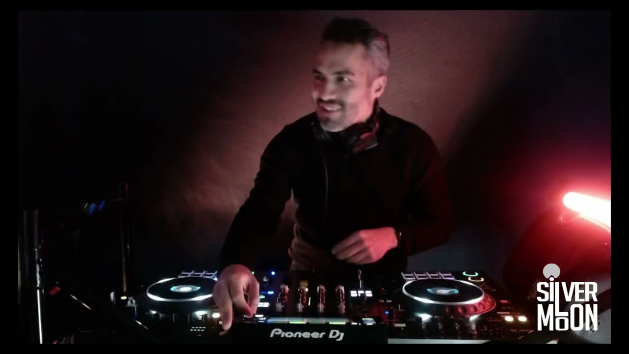 SilverMoon Sessions 07 - IsazaDj