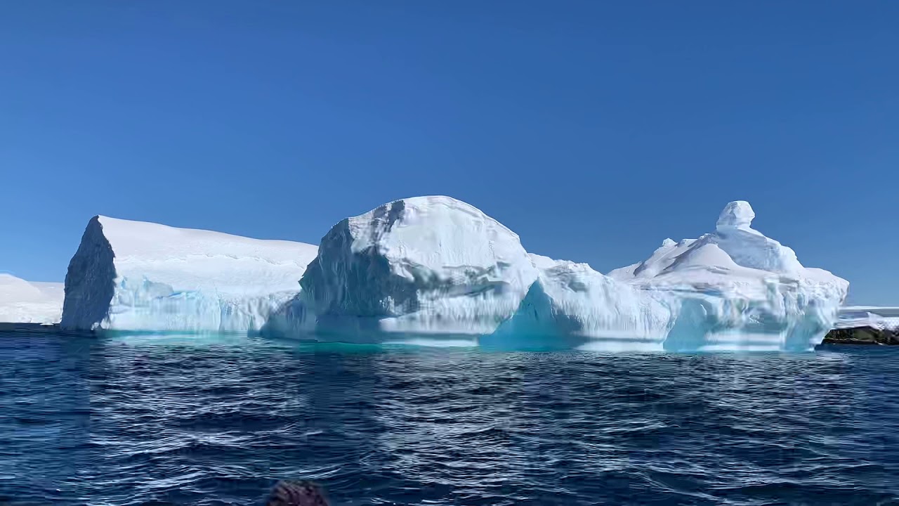Time-lapse of an iceberg lap