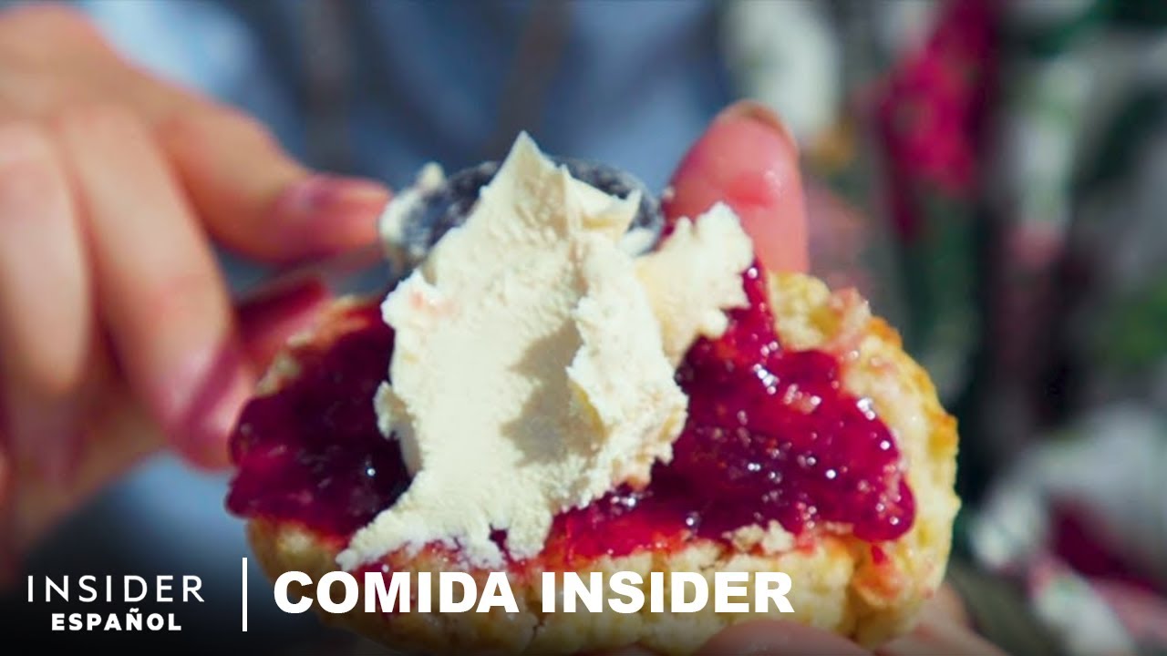 Cómo se hace la crema cuajada en Inglaterra | Comidas regionales | Comida Insider