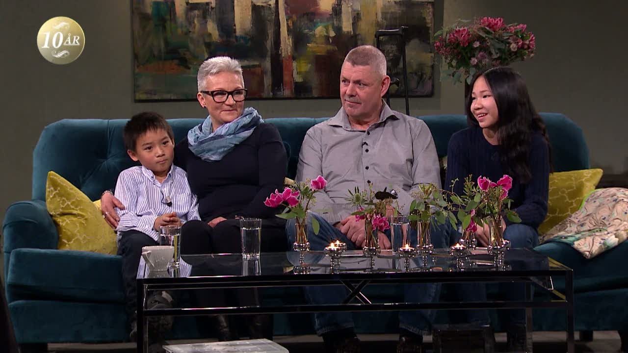 Döde sonen Oscar lever vidare i familjen Granström - Malou Efter tio (TV4)