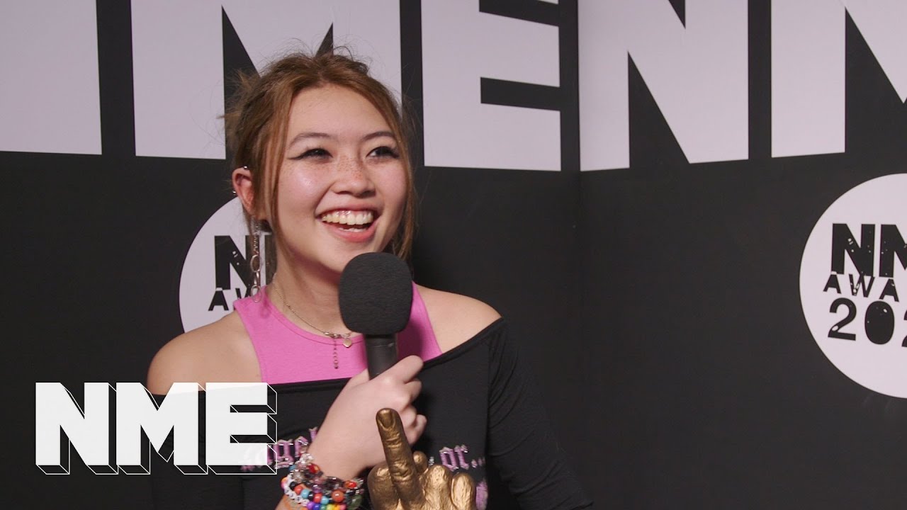 Beabadoobee reveals her zombie apocalypse plan at the NME Awards 2020