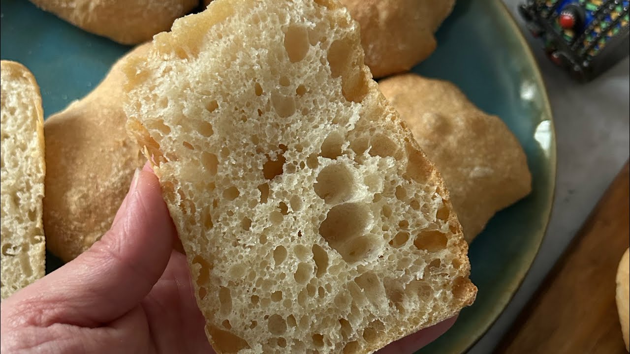 Recette Facile du Pain Ciabatta sans pétrissage | Pain Italien à la Croûte Croustillante