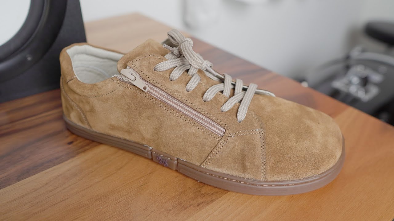 ECHO / magical barefoot shoes with a casual zip