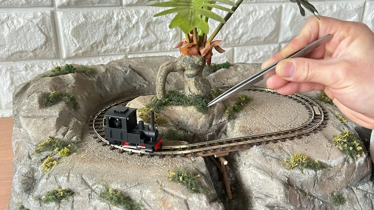 $3 Faux Plant, Tiny Railway World | Painting a Relaxing Mini Layout